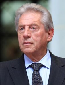 Famous John Maxwell quotes